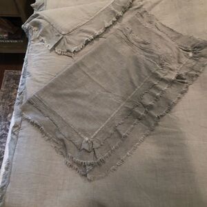Gray Full/Queen Comforter Set
